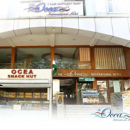 The Ocea International Hotel Bangalore Buitenkant foto